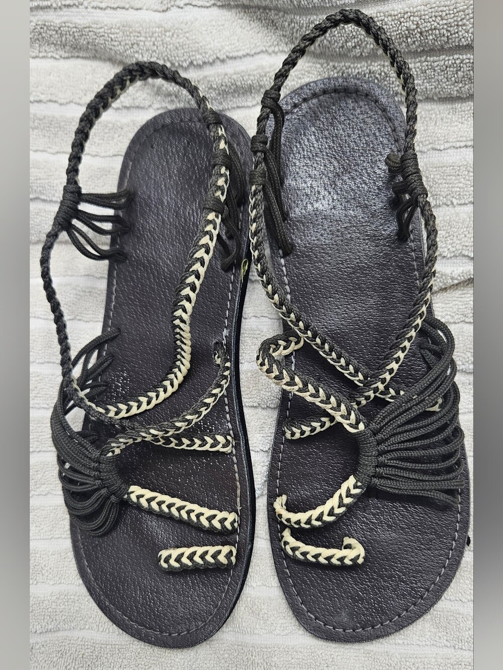 Green Braided-Strap Women’s Sandals with Contrast Cream Detailing